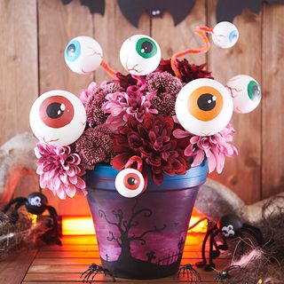 Halloween decoration: creepy styrofoam eyes