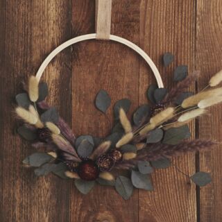 Wreath with dried flowers