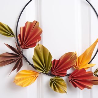 Deko-Ring mit Origami-Blättern