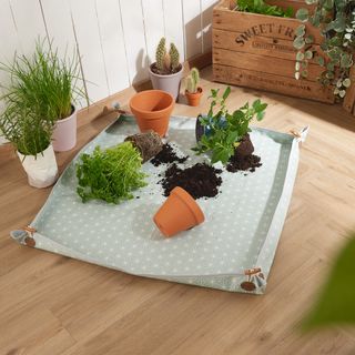 Practical homemade planting mat