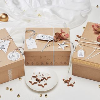 Decorative gift packaging