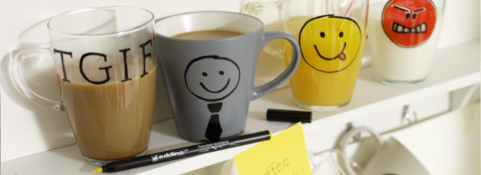 Porzellan-Pinselstift von edding Becher für den Job selber bemalen mit edding Porzellan-Pinselstift