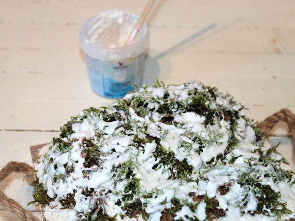 Weihnachtsgesteck_Schneepaste Weihnachtsgesteck selber basteln mit Kunstschnee